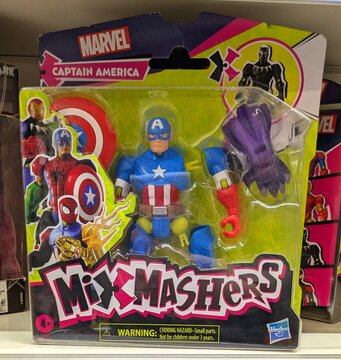 Figura de acci&oacute;n de Captain America de Marvel en jugueter&iacute;a Toy Planet en Madrid, Espa&ntilde;a, 17 de enero de 2026