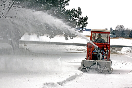 Snow Throwing Tractor Winter Dual Stage Blowing