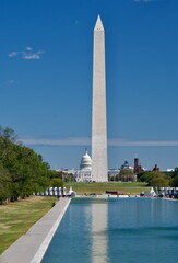 Obraz premium Washington Monument Seen in Reflecting Pool Washington DC