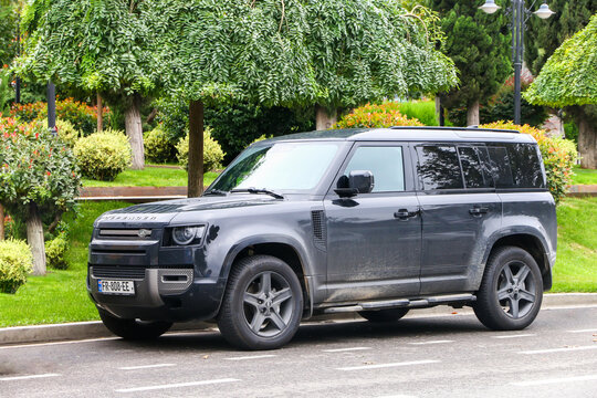 Land Rover Defender 110