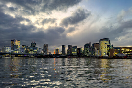 都心散歩　隅田川かちどきあたり