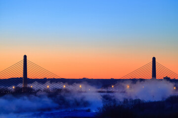 Obraz premium 夜明け前の十勝川