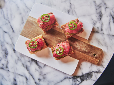 Tuna appetizer with jalape&ntilde;o and sesame seeds 