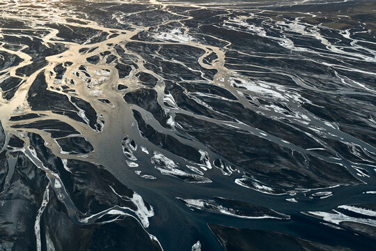 Braided glacier river delta patterns in iceland