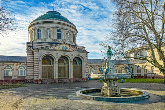 Vierordtbad und Hygieia-Brunnen