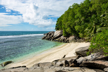 Obraz premium Island Moyenne, Saint-Anne Marine National Park, Republic of Seychelles, Africa.