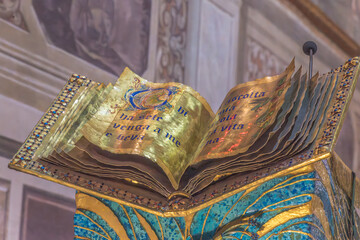 Goldenes Buch in der Kathedrale von Monza