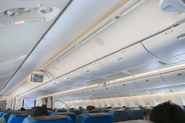 飛行機　機内座席　エコノミー