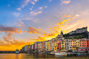 Obraz premium Scenic view of Porto Venere in Italy against colorful sunset sky