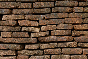 Naklejka premium Old grunge wall texture with peeling paint and cracks, weathered vintage background.