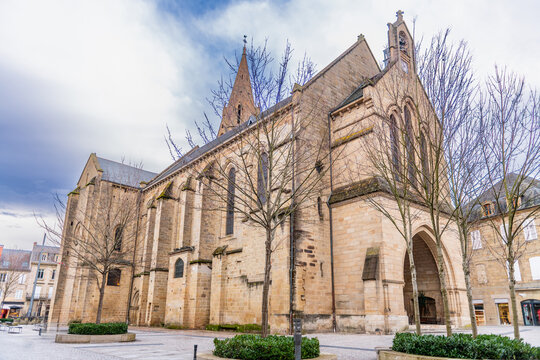 The Saint-Martin collegiate church of Brive is a former collegiate church located in Brive-la-Gaillarde in Corr&egrave;ze, Nouvelle Aquitaine, France