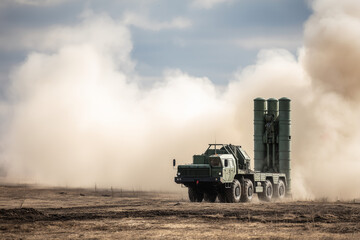 Naklejka premium S-400 Triumf (Russia): Mobile long-range surface-to-air/anti-ballistic system