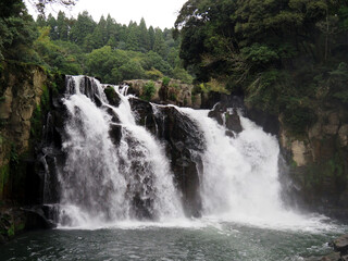 Fototapeta premium 関之尾滝