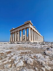 Obraz premium Parthenon standing majestically clear blue sky