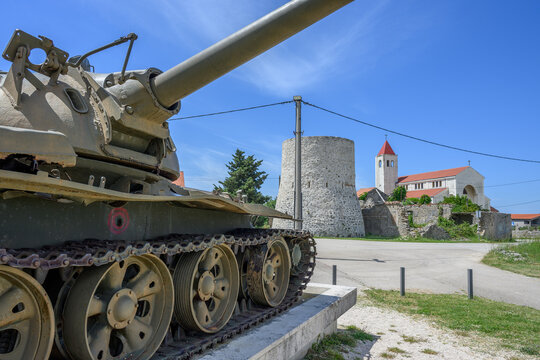 Soviet T-55 tank displayed on concrete platform at Dračevac, Zadar, Croatia