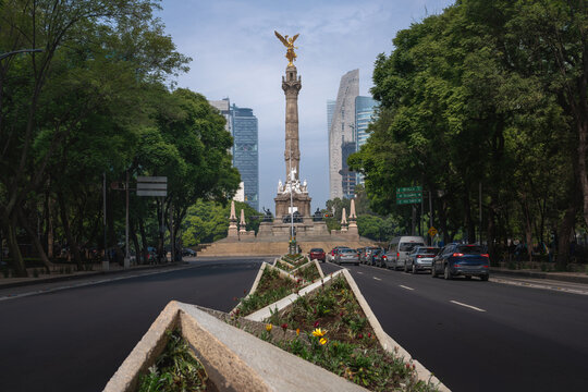 Angel of Independence Monument and Paseo de la Reforma Avenue - Mexico City, Mexico
