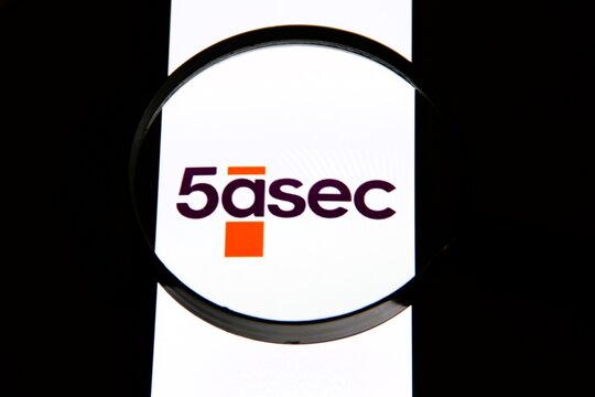 5&agrave;sec - sancass&eacute;c- Rede de lavanderias de origem francesa, especializada no tratamento, limpeza (a seco e &aacute;gua), passadoria e conserva&ccedil;&atilde;o de roupas e tecidos. 