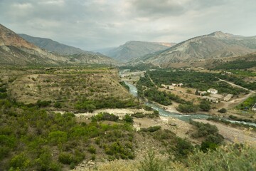 Obraz premium Mountain landscape valley panorama and elevator