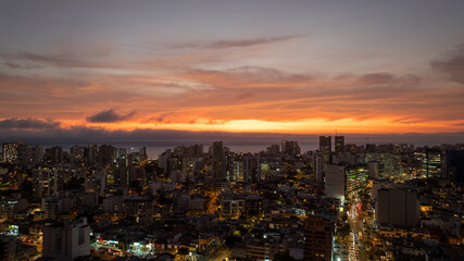 Atardecer mirando el sur de Lima Per&uacute;