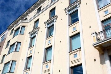 Obraz premium Elegant Residential Building Facade With Classic Architecture