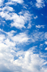 Obraz premium White clouds in blue sky