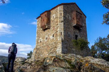Redoute du moyen &acirc;ge au fort de Bellegarde et ses deux bret&egrave;ches