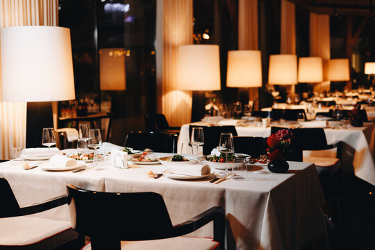 Elegant Fine Dining Restaurant Interior Setting