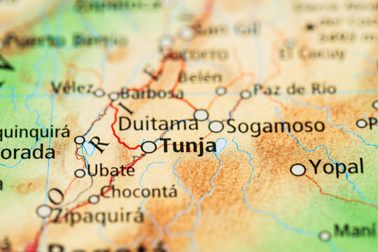 Travel map detail showing Tunja Duitama and surrounding areas.