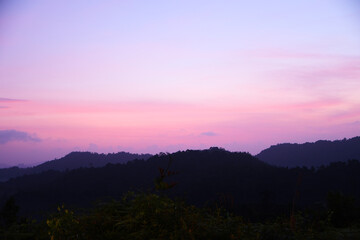Obraz premium Beautiful view of sunrise at the mountain in Pahang Malaysia