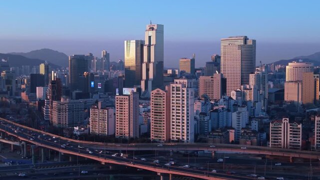 Morning cityscape in Samseong-dong, Seoul. 서울 삼성동의 아침 도시 풍경