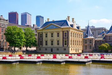 Obraz premium Classic Dutch architecture of the Mauritshuis art gallery in The Hague (Den Haag), South Holland, The Netherlands