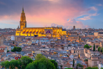 Naklejka premium Toledo city skyline, cityscape of Spain