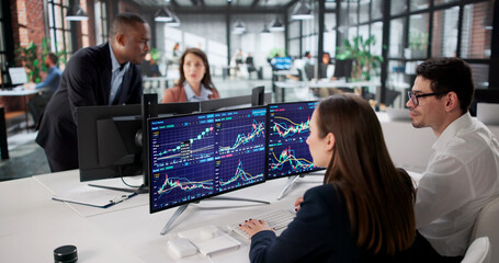 Obraz na płótnie Canvas Diverse Group Of Stock Brokers Trading