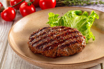 Grilled beef cutlet minced meat