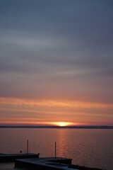 Sonnenaufgang am neuen See in der Lausitz