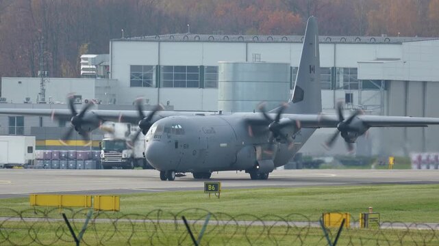 C-130」の写真素材 | 1,284件の無料イラスト画像 | Adobe Stock