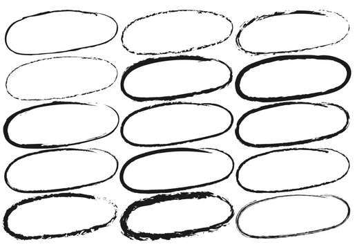 Conjunto de marcos ovalados con bordes de textura grunge y trazos de pincel