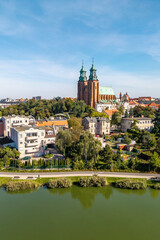 Obraz premium Bazylika Prymasowska w Gnieźnie, Polska