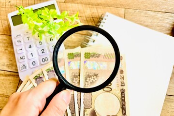 資産管理やお金を確認するイメージ