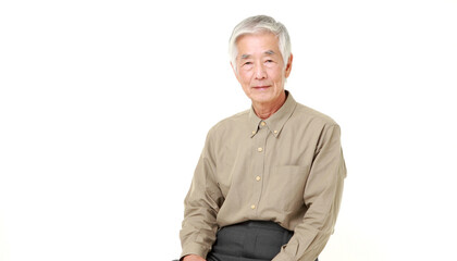 日本人シニア男性のポートレート ライフスタイルイメージ 白背景