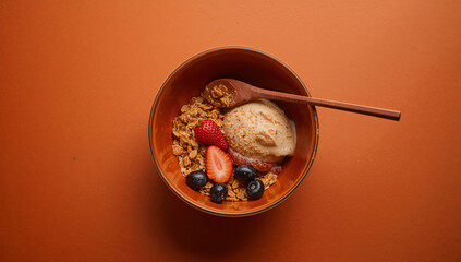 和カフェの季節感で整えたベリーアイスの上品な盛り