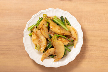 かぶ　にんにくバター炒め