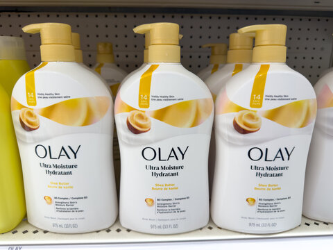 Olay Body Wash Moisturizing Skincare Bottles Retail Shelf