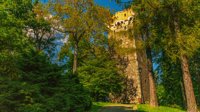 A view from the observation tower in Cieszyn reveals the beauty of the borderland, a peaceful city panorama and picturesque Silesian landscapes. A perfect spot to pause and admire nature from above.