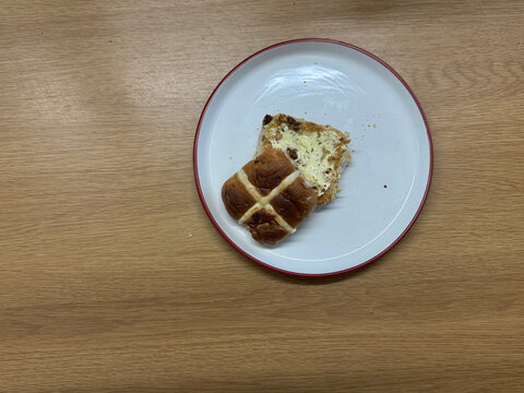 Buttered Hot Cross Bun Slices