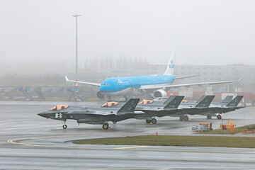 Obraz premium Dutch F-35 fighter jets on apron at Amsterdam Airport Schiphol 