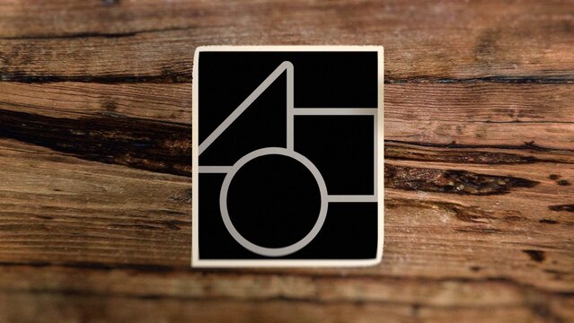 Push In and Pull Out Rustic Old Photo Effect for 1 Media