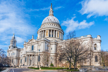 Fototapeta premium London, England, UK: St. Paul's Cathedral, the Cathedral Church of St Paul, baroque masterpiece on Ludgate Hill in the heart of the city of London