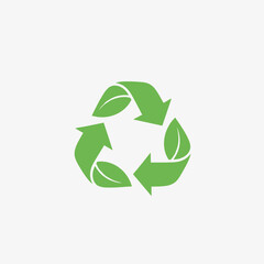 Obraz premium Green recycling symbol with leaves integrated into the arrows, representing eco-friendliness and sustainability on a light background.