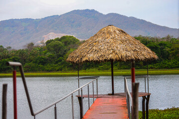  A&ccedil;ude &eacute; uma barragem artificial usada para reter &aacute;gua da chuva ou de rio